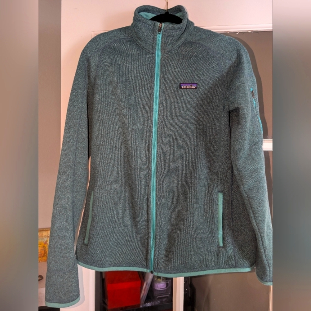 Light green/teal Patagonia zip up fleece jacket